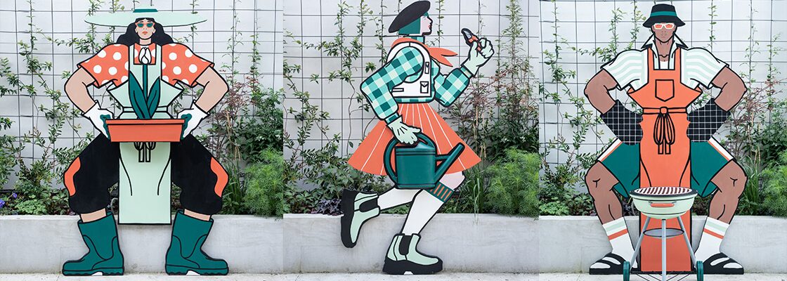 Créations artistiques de la Recycl'expo représentant des personnages inspirés du bricolage et du jardinage, réalisées pour sensibiliser au recyclage des objets usagés